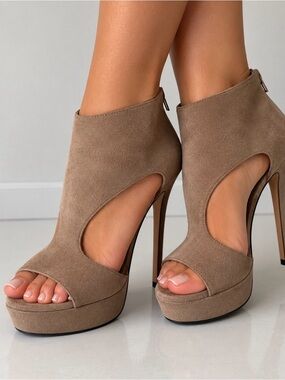 Stuart Weitzman "Hot Stuff" T-Strap Platform Sandals in haze/taupe suede